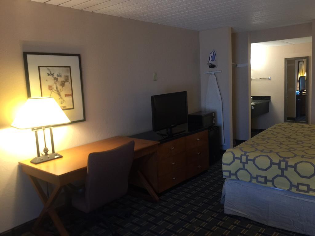 Baymont by Wyndham Knoxville I-75 Extérieur photo